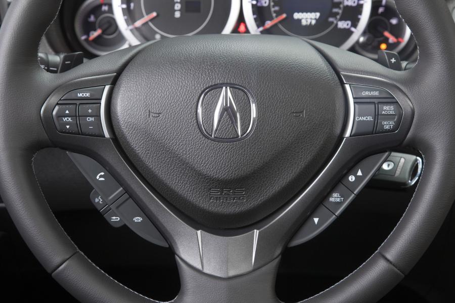 Детали интерьера Acura TSX Sport Wagon 2010 года  (фото 19 из 63)